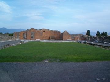 pompeii eumachia building